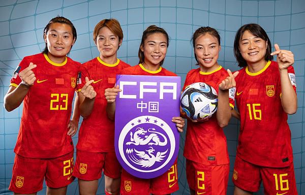 他们永远无法与坏境融合，因为他们更主要隶属于那个隐含的主题一一大地。